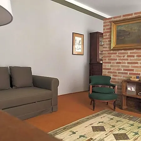 Bed & Breakfast Tenuta Ajrale 4*