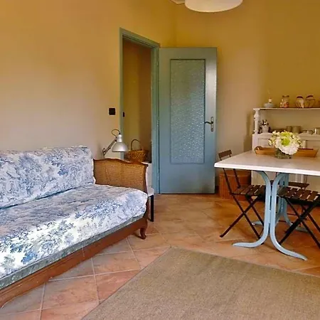 Tenuta Ajrale Bed & Breakfast 4*